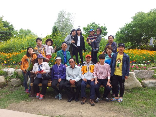 매년 패션에서 함께하는 부모님 생신과 가족모임, 계속되기를 바라며...